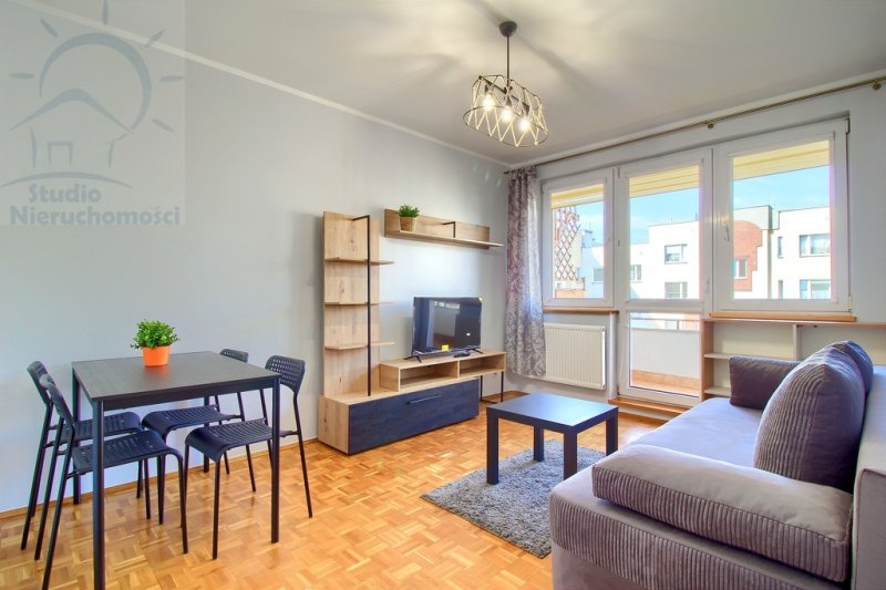 odświeżone, duży balkon, blisko centrum, zdjęcie 1